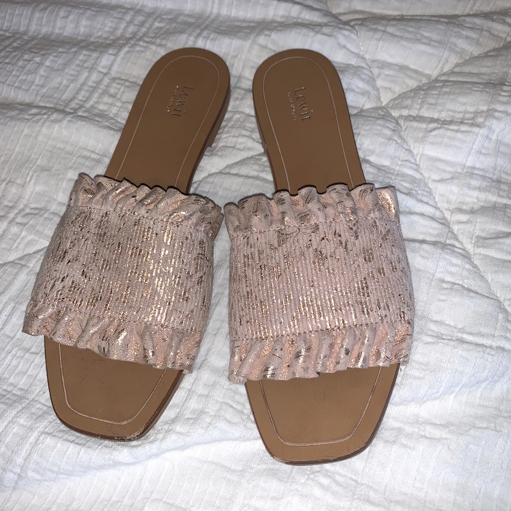 Lewit Metallic Pink Sandals